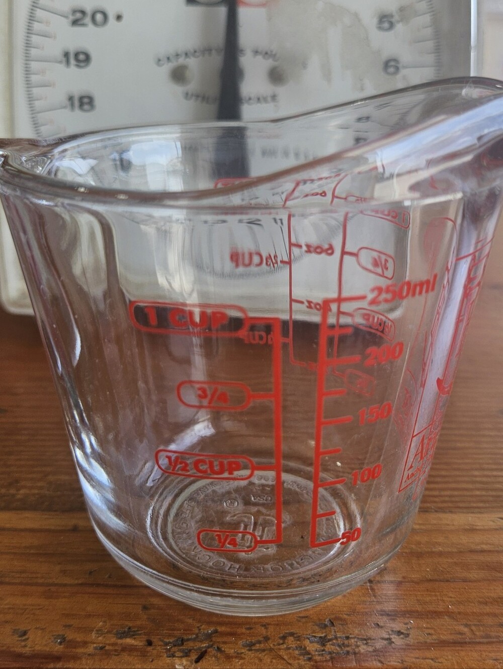 Vgt Anchor Hocking Red J handle glass 1 cup measuring cup Glass 696